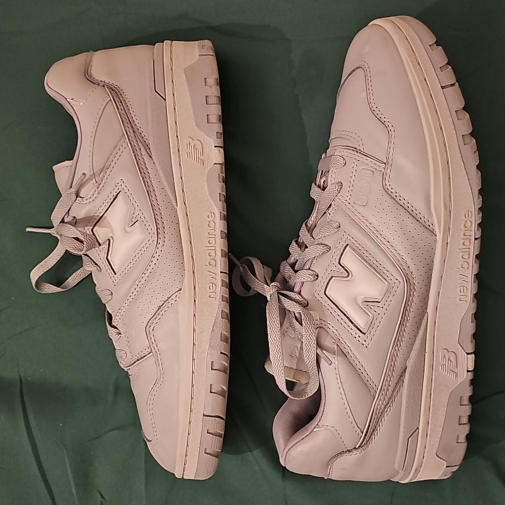 New Balance Men's Light Gray Sneakers